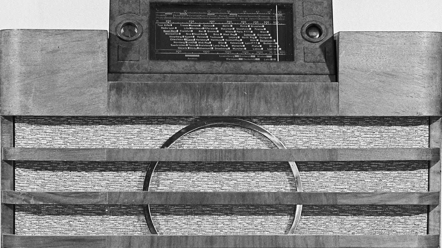 immagini_storiche_Vecchia_radio.jpg