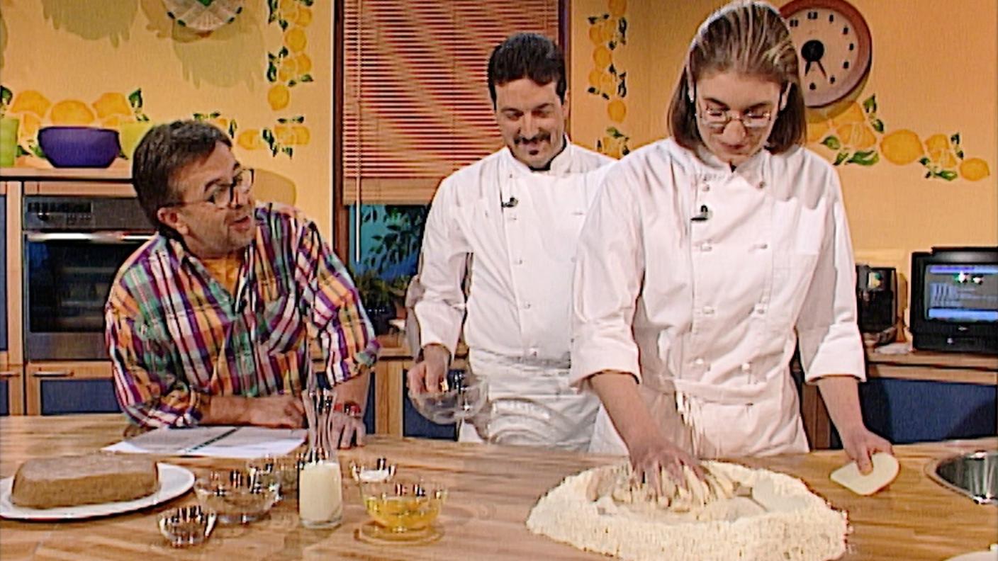 2228519_Cosa_bolle_in_pentola_Cake_rustico_Ciambelle_Luciano_Mignami_Paola_Parietti.jpg