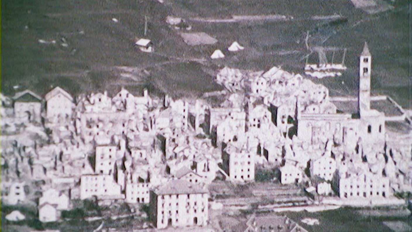 2141570_Il_Regionale_100_anni_incendio_Airolo.JPG