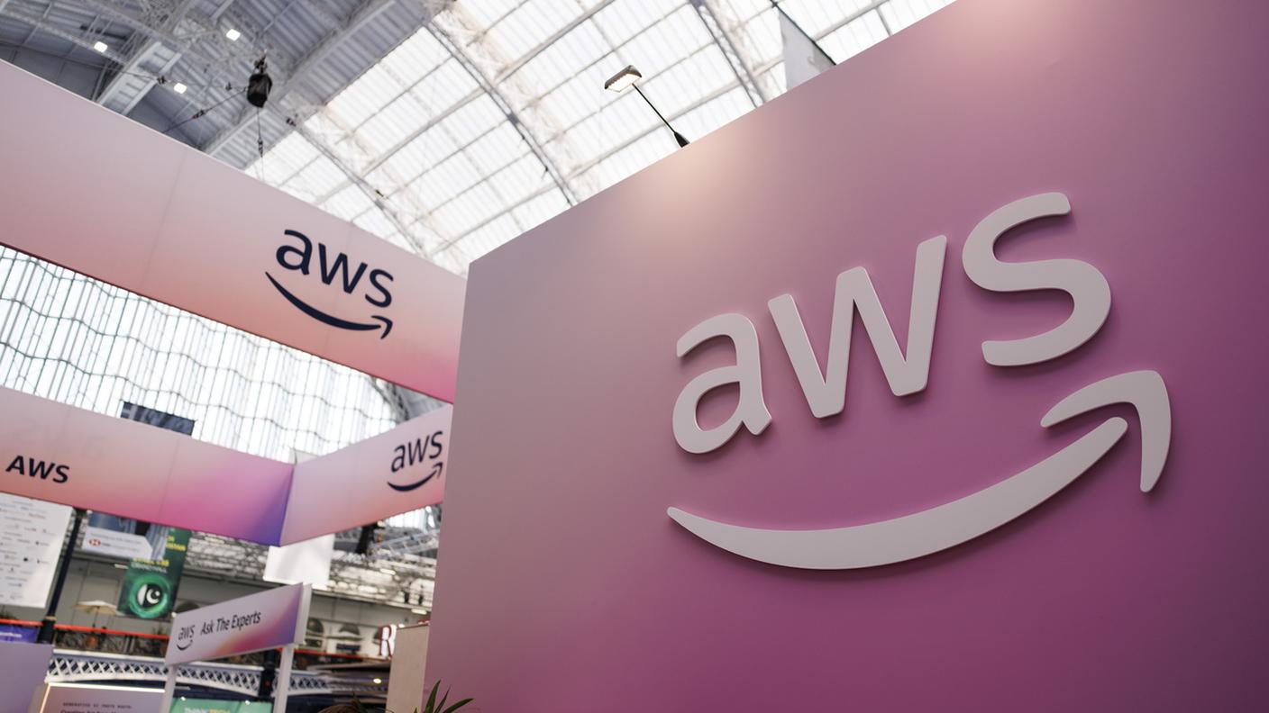 L’accordo rafforza la posizione di Amazon Web Services (AWS) in un settore dove la concorrenza di Microsoft e Google è sempre più agguerrita