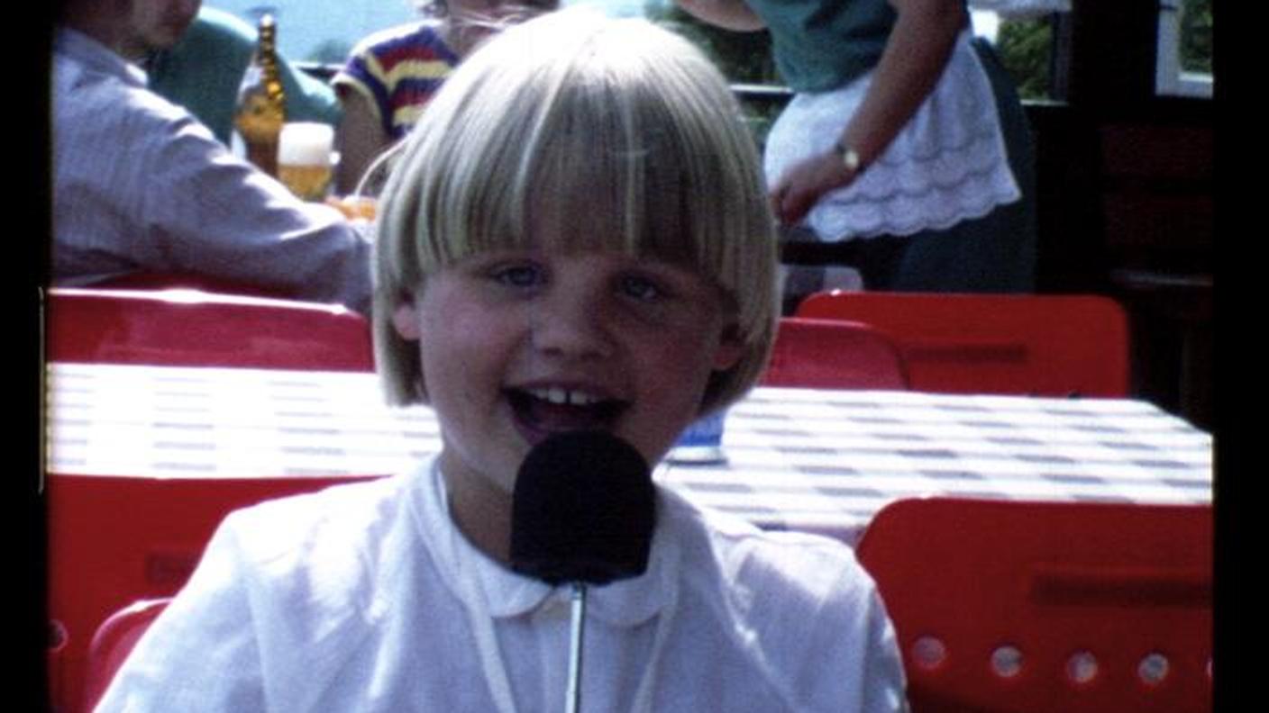 La regista Eva Vitija bambina davanti all'obiettivo del padre