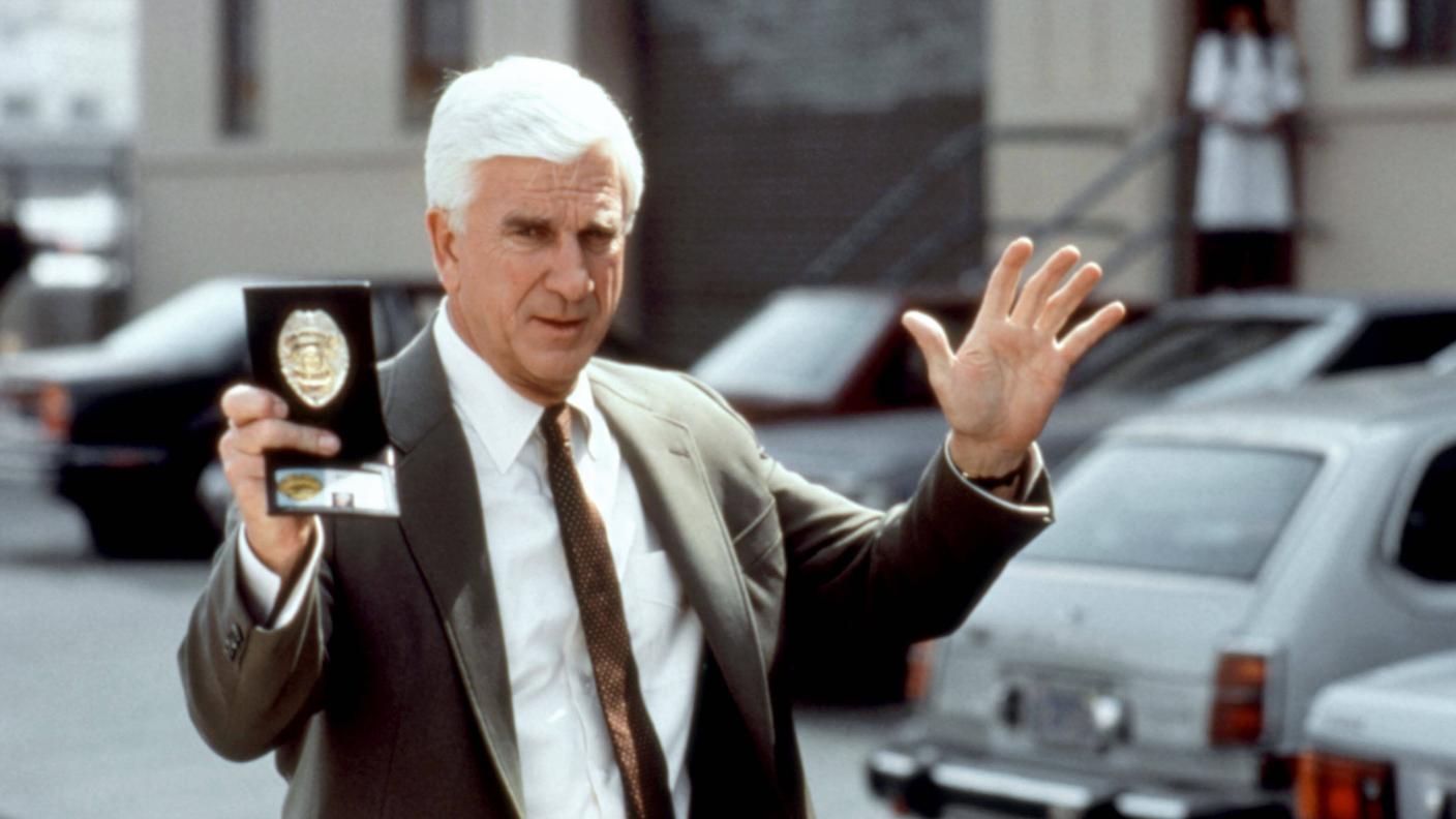 Leslie Nielsen in "Una pallottola spuntata"