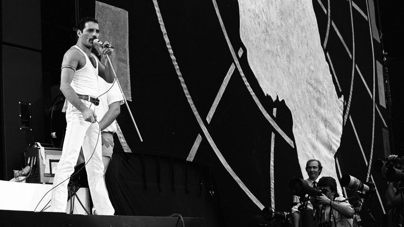 Freddie Mercury sul palco di Wembley