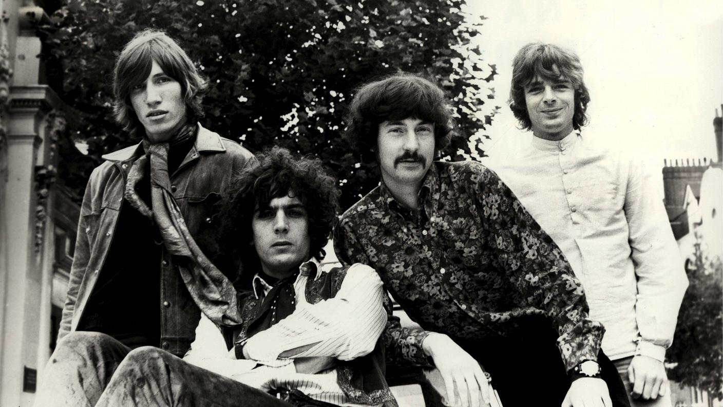 Syd Barrett (secondo da sinistra) nei Pink Floyd