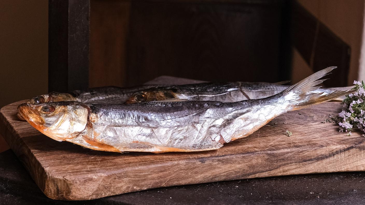 Il missoltino si ricava dall’agone, pesce azzurro di lago dal colore argenteo 