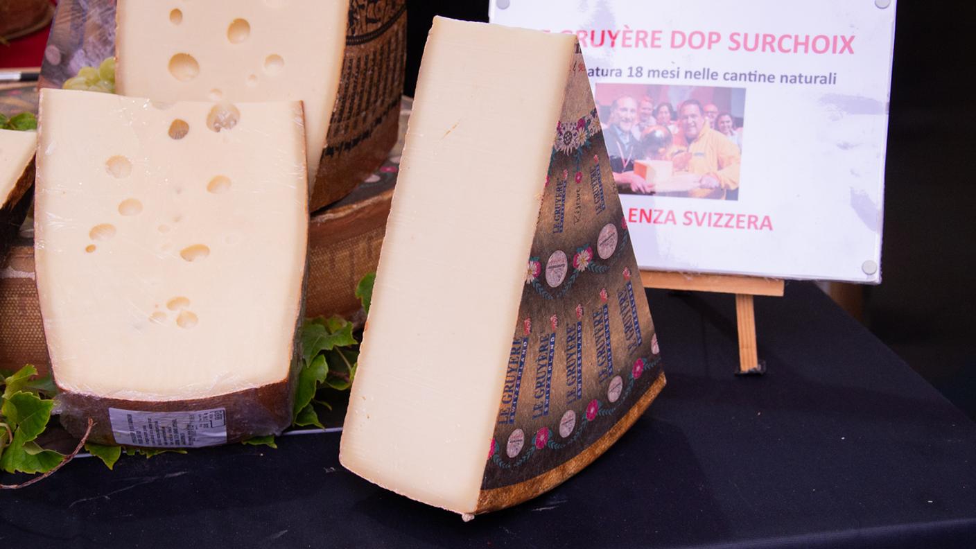 Forma di Gruyère AOP Surchoix, stagionatura 18 mesi in cantine naturali