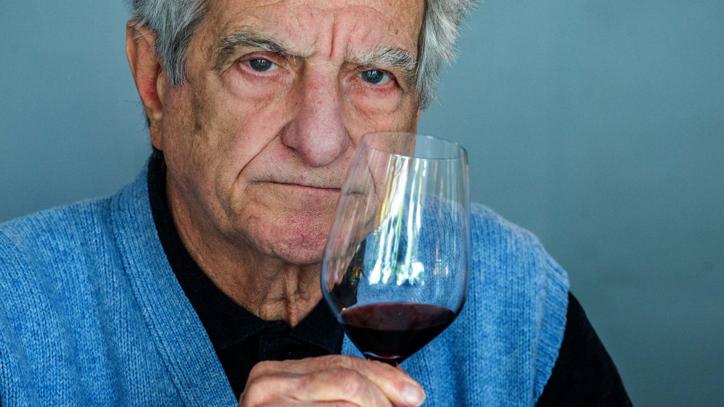Lugano: Swiss Premium Wine. Nella foto un momento della degustazione con  Luigi Bosia.