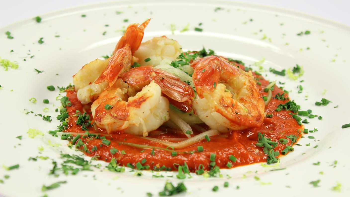 Code di gamberi, spaghetti di cetriolo