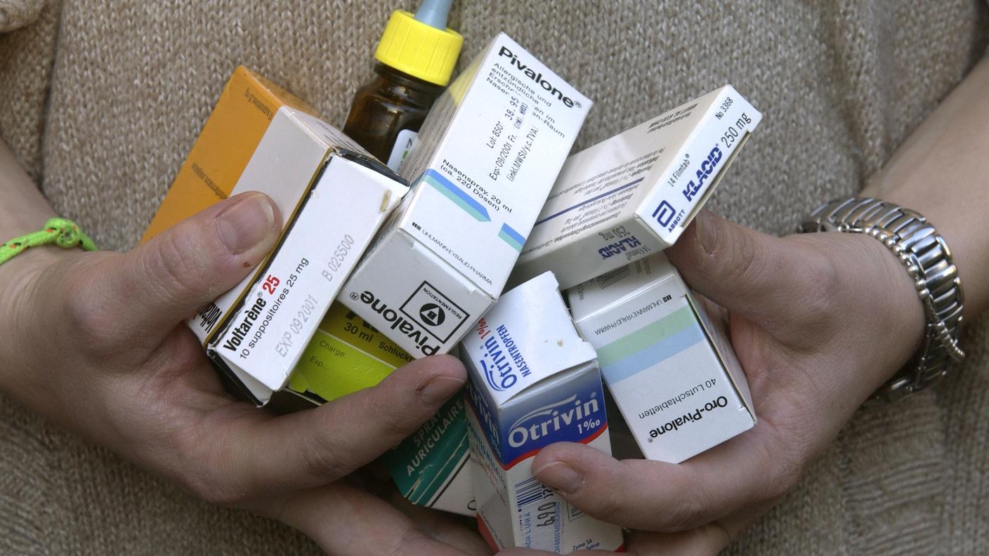 Analgesici, bende, cerotti e altro sono il materiale di cura rimborsato in aggiunta