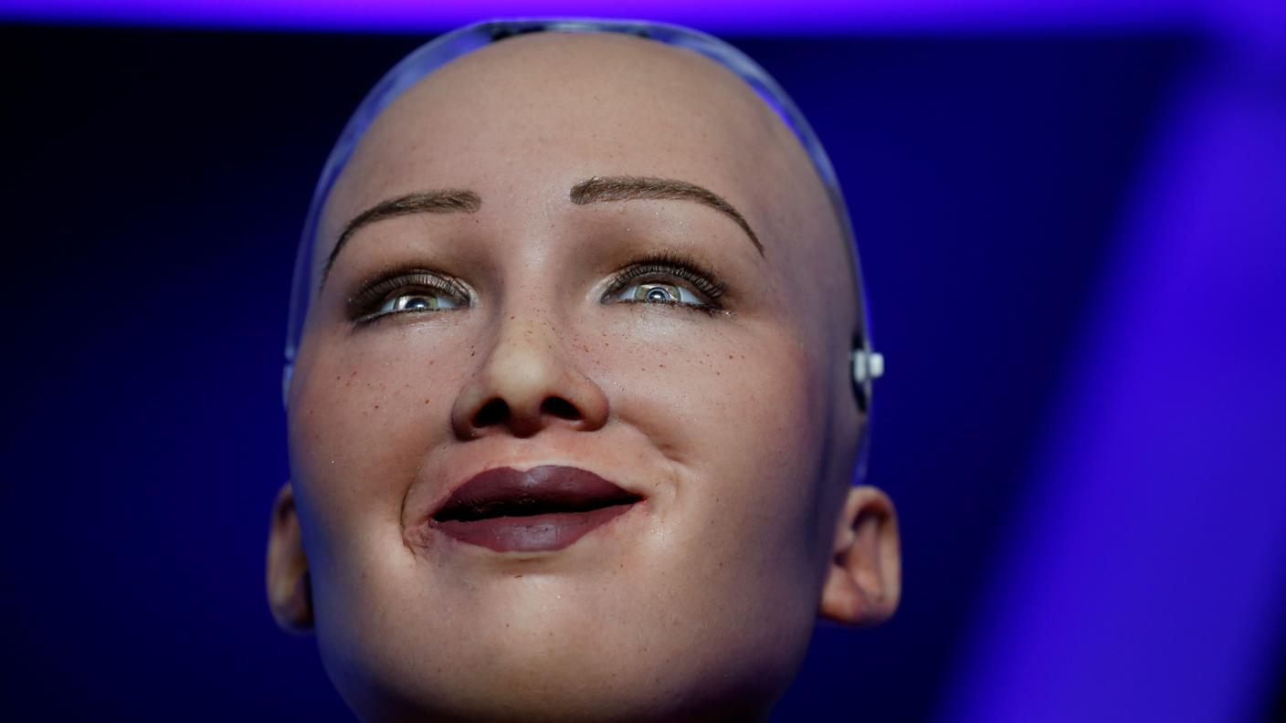 Sophia durante la visita a Malta per parlare di cittadinanza dei robot