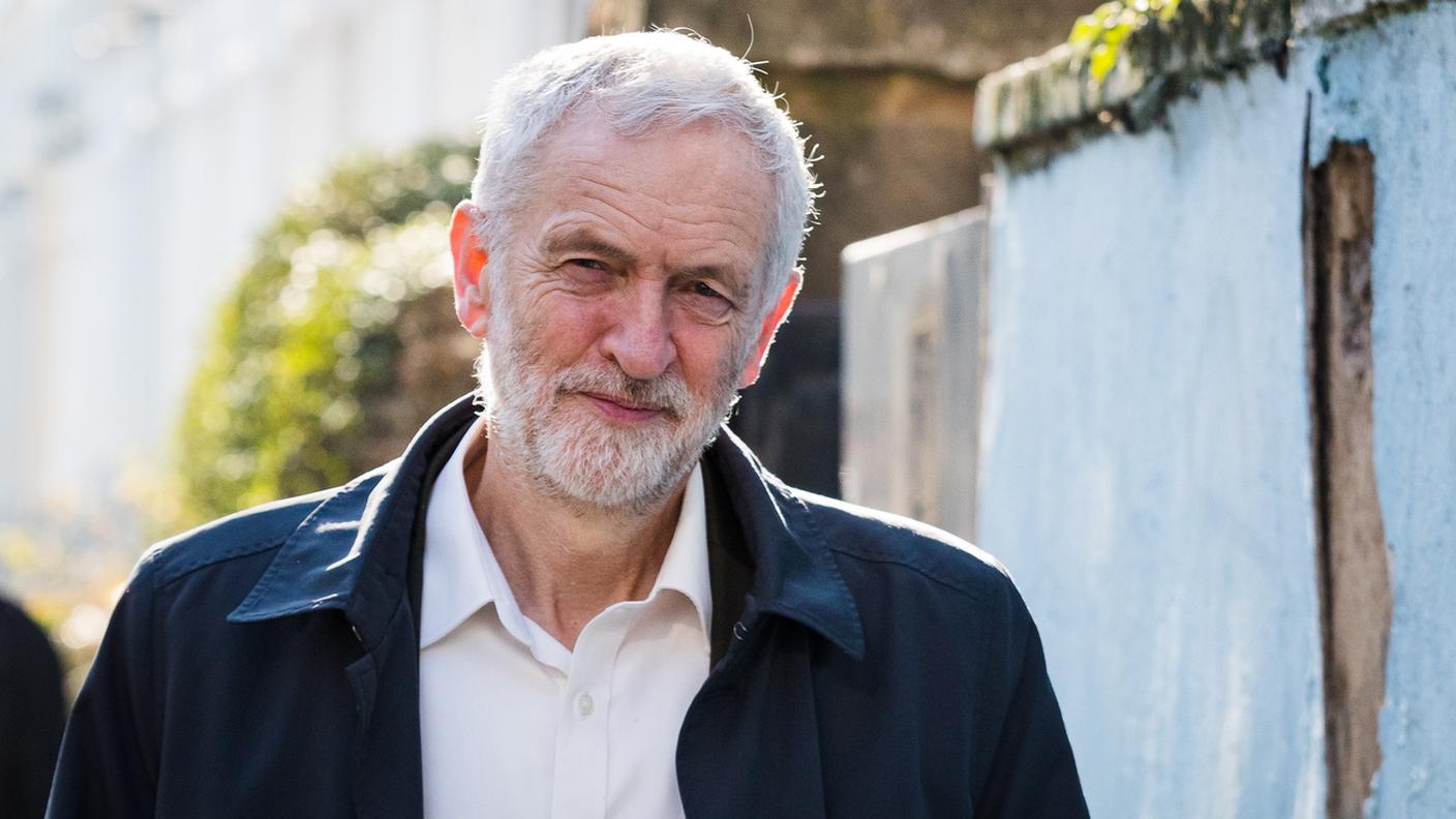 Il numero uno laburista Jeremy Corbyn ha sciolto le riserve