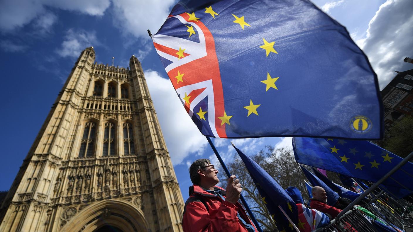 Le manifestazioni fuori da Westminster sono ormai all'ordine del giorno