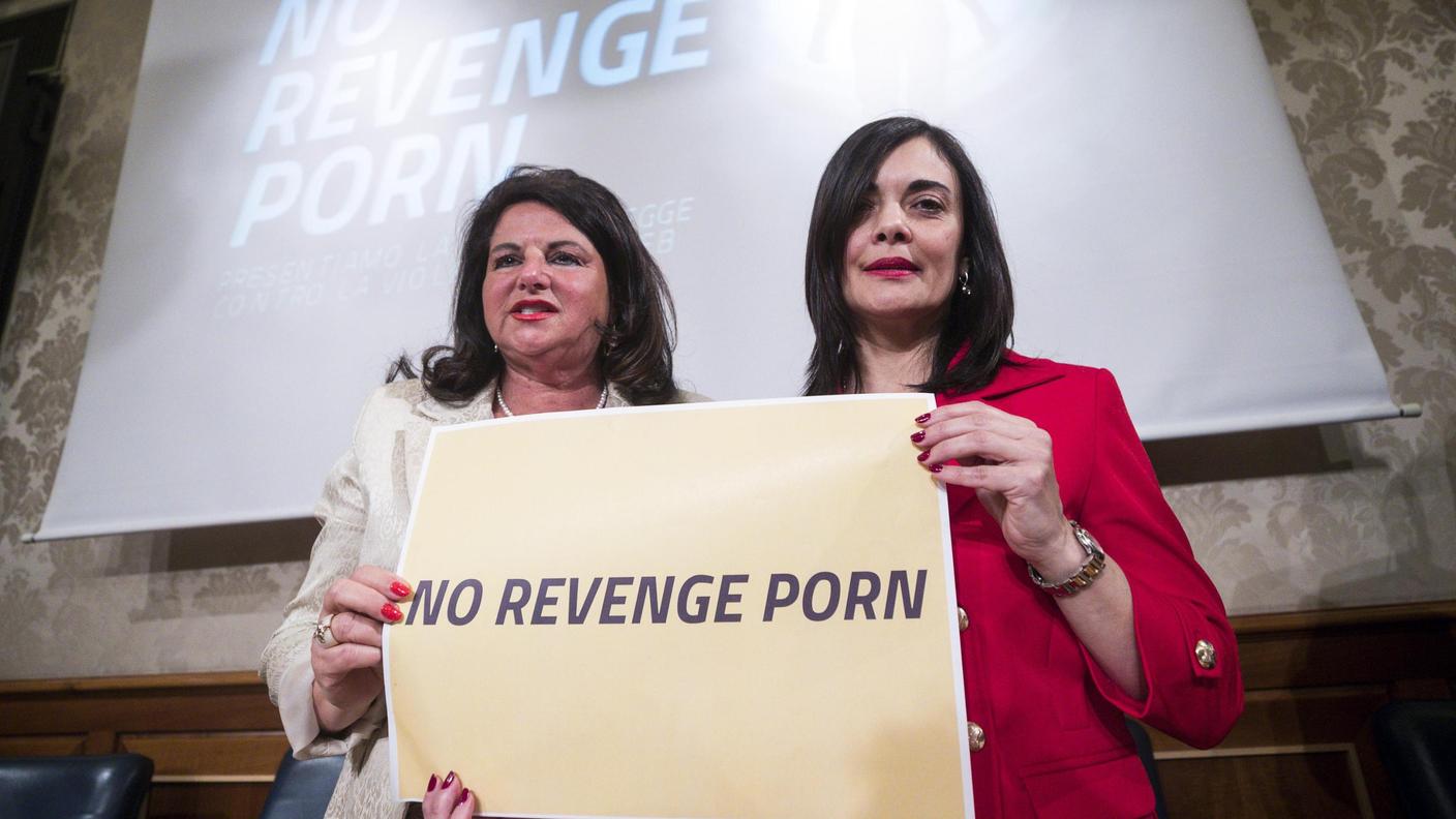 Presentazione del disegno di legge detto "Revenge Porn" del M5S giovedì scorso