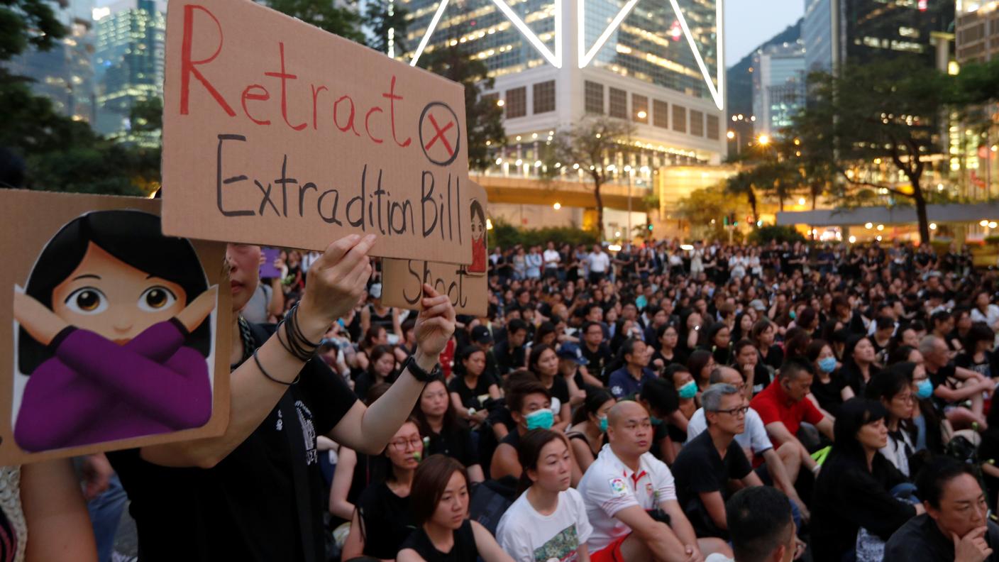 Un momento della protesta a Hong Kong