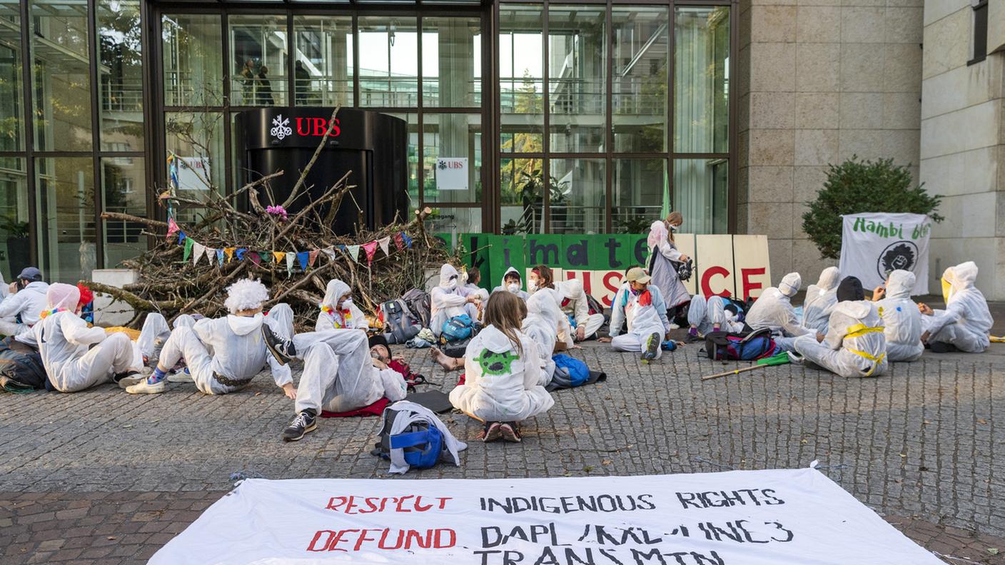 La protesta di Climate Justice l'8 luglio scorso a Basilea