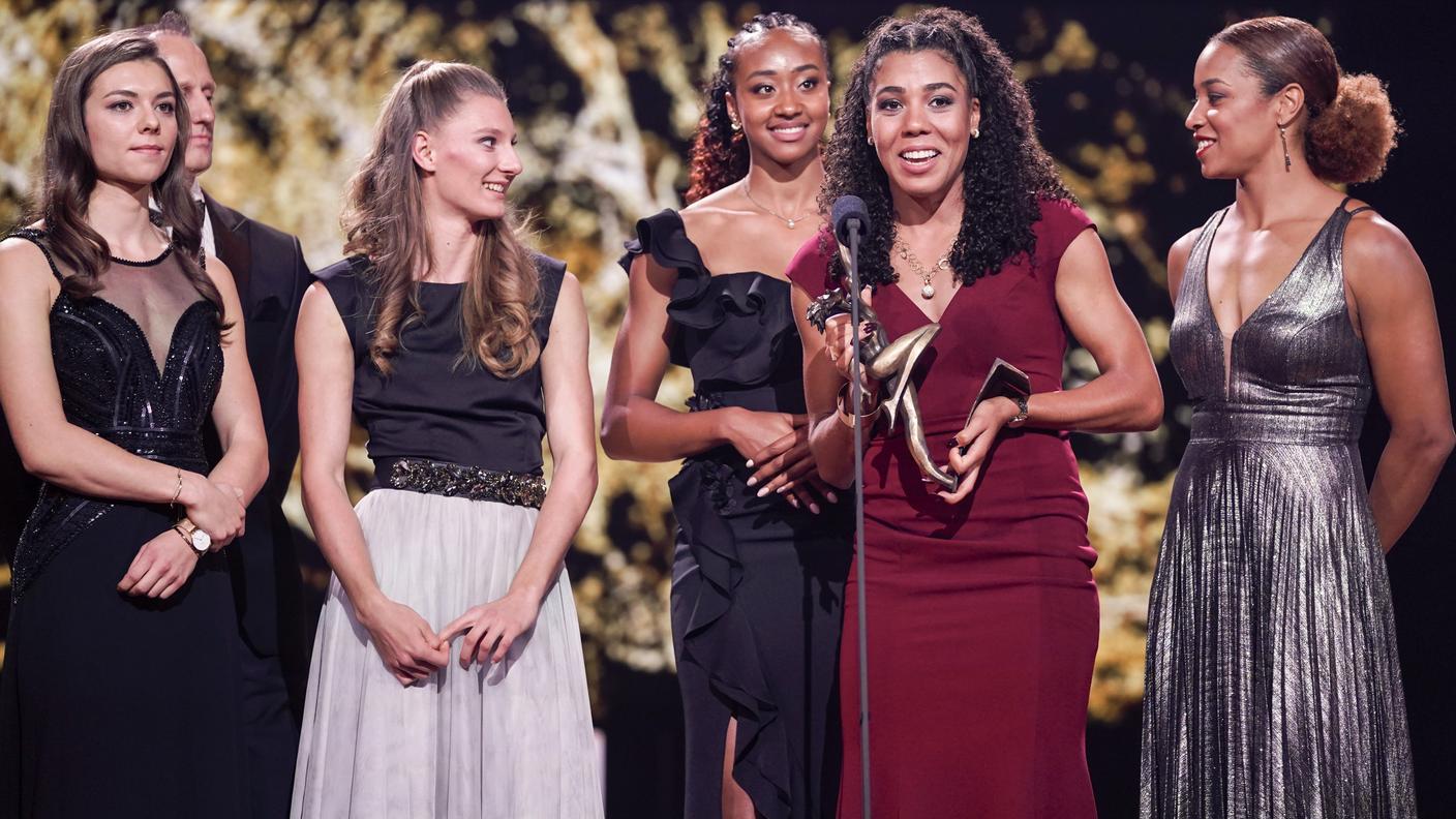 Le ragazze della staffetta alla cerimonia di gala