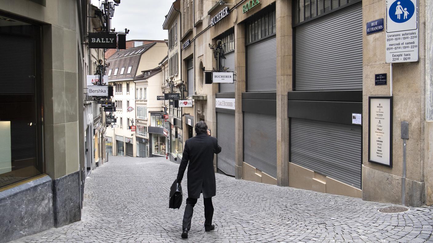 Le strade deserte del centro di Losanna