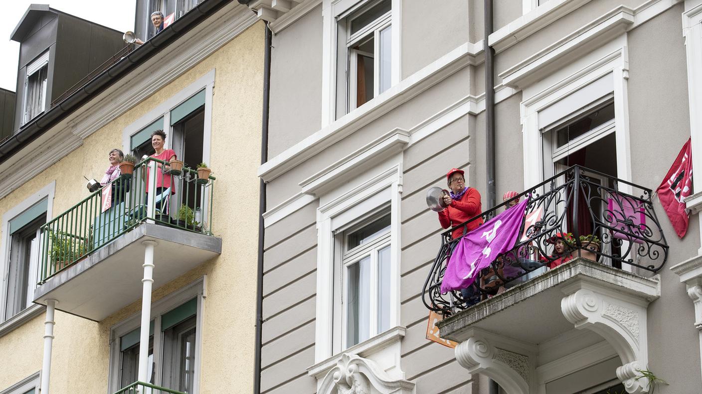 Primo maggio sui balconi a Zurigo