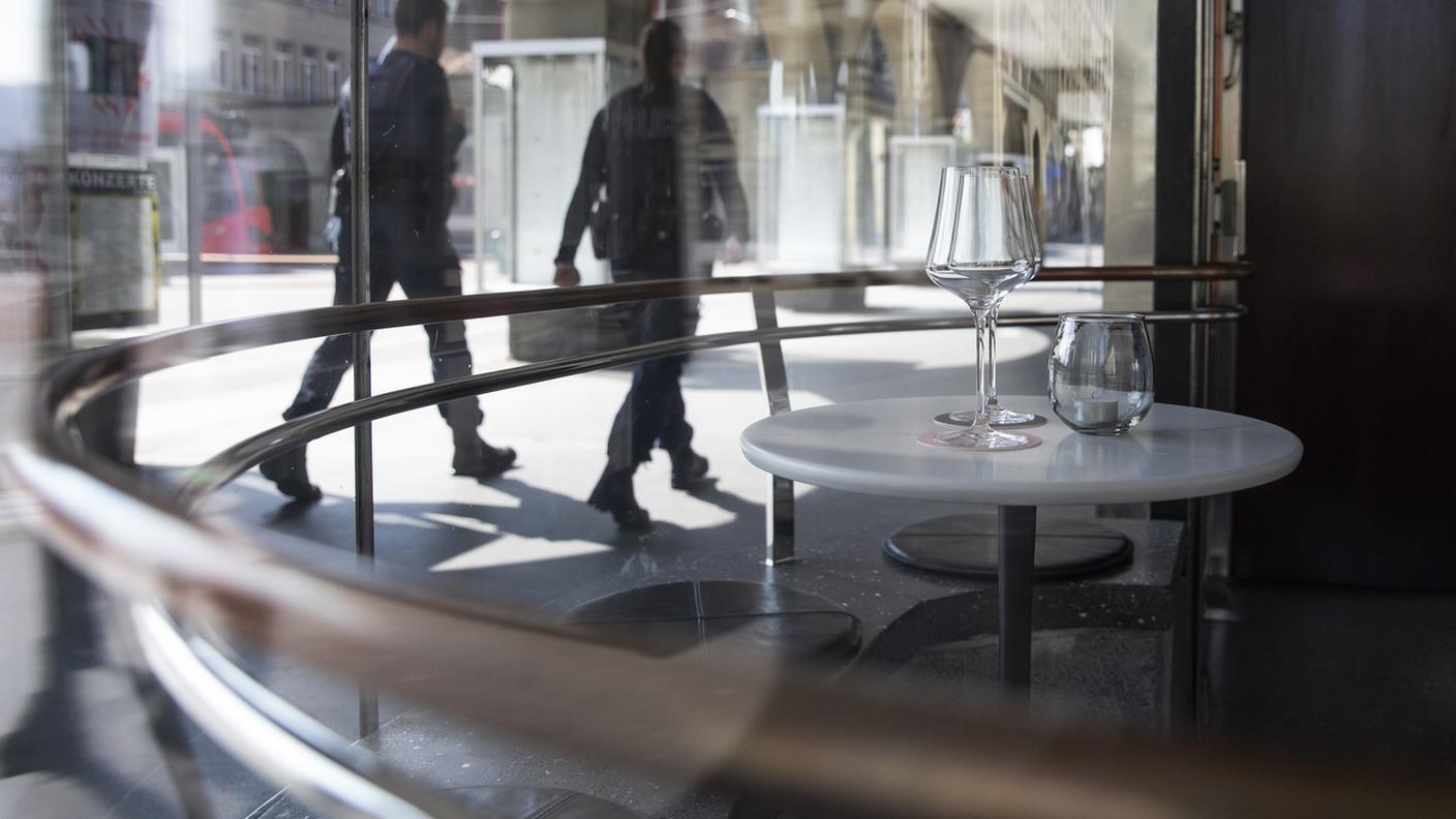 Un bar chiuso a Berna