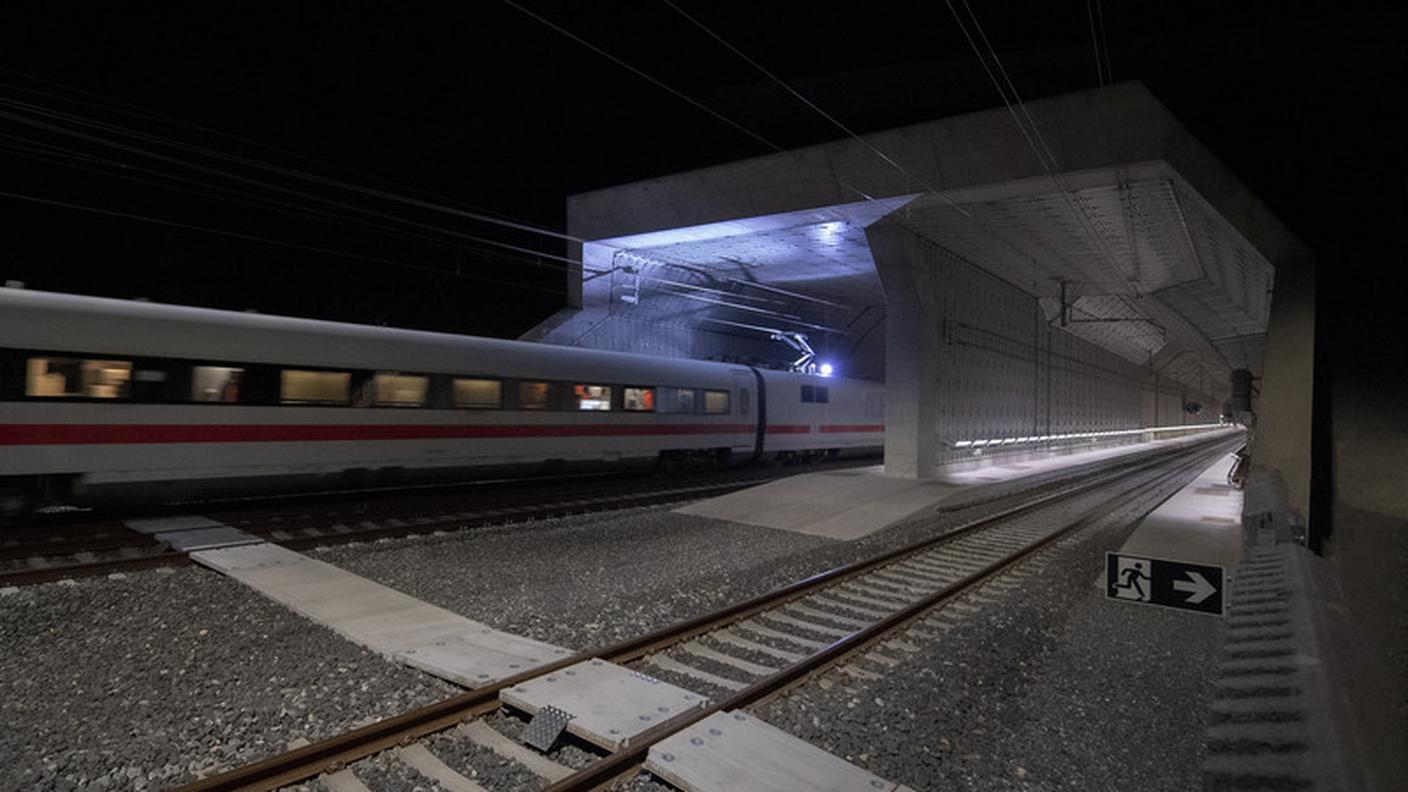 Intanto nella nuova galleria proseguono le corse di prova