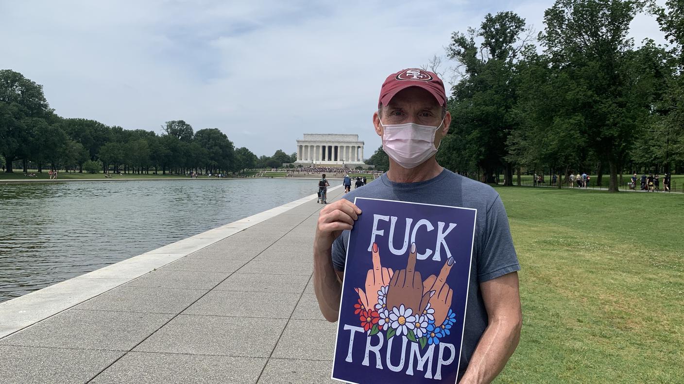 John davanti al Lincoln Memorial