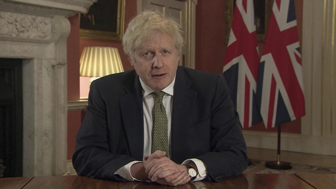 Il premier britannico annuncia le misure in diretta televisiva