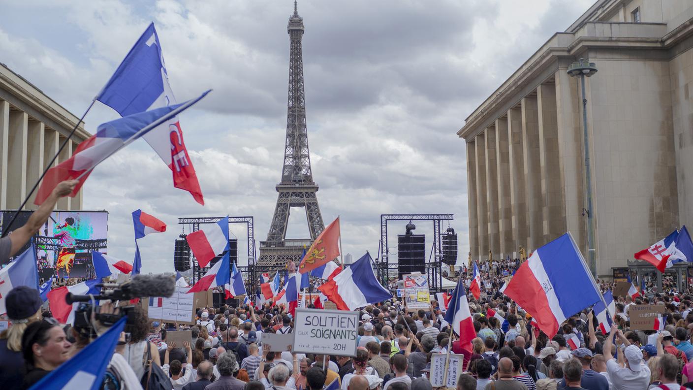 Scendendo in piazza a protestare migliaia di francesi speravano di indurre l'Assemblea a cambiare rotta