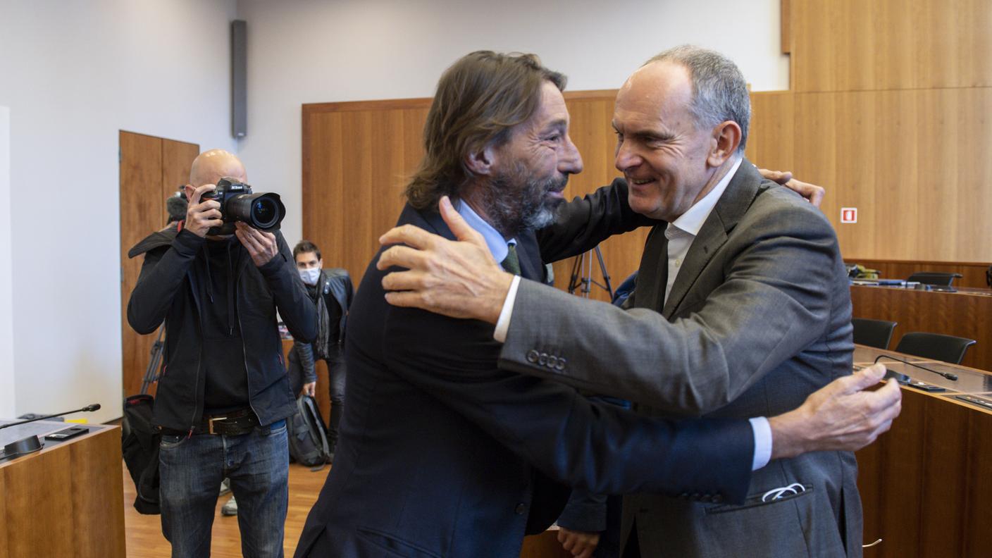 Michele Foletti abbraccia Roberto Badaracco