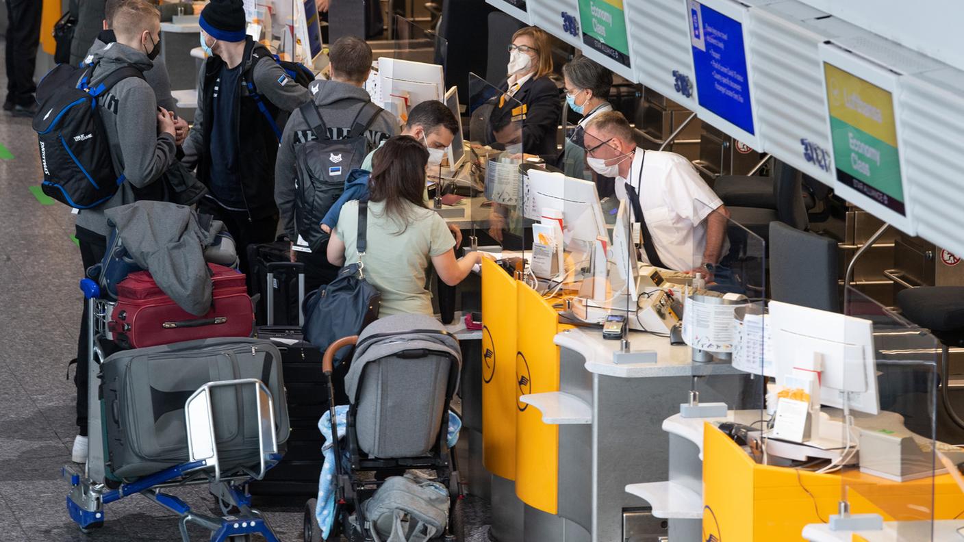 Fermento all'aeroporto di Francoforte: la Germania da stanotte farà arrivare dal Sudafrica solo cittadini tedeschi