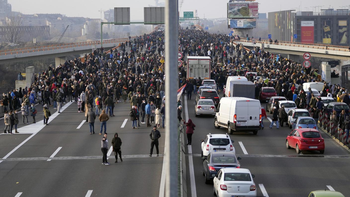 Autostrada bloccata sabato a Belgrado, in Serbia