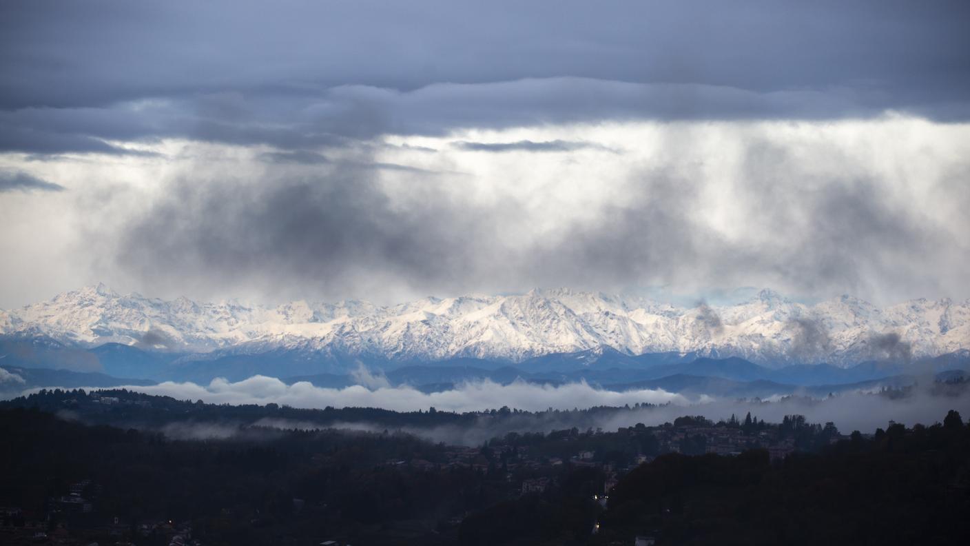 Mendrisiotto: veduta panoramica all'alba