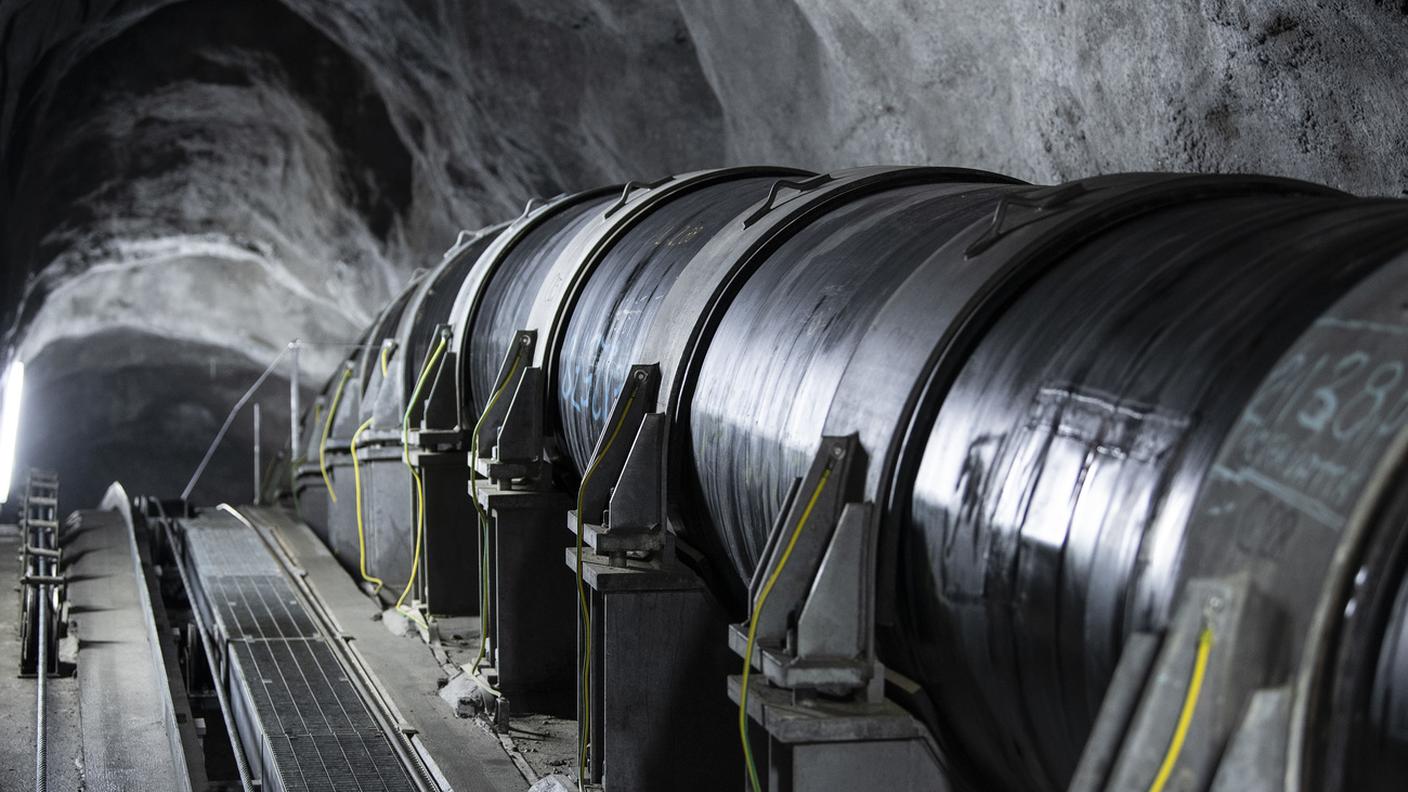 Vista di un tunnel con un gasdotto di transito a Innertkirchen, nel canton Berna