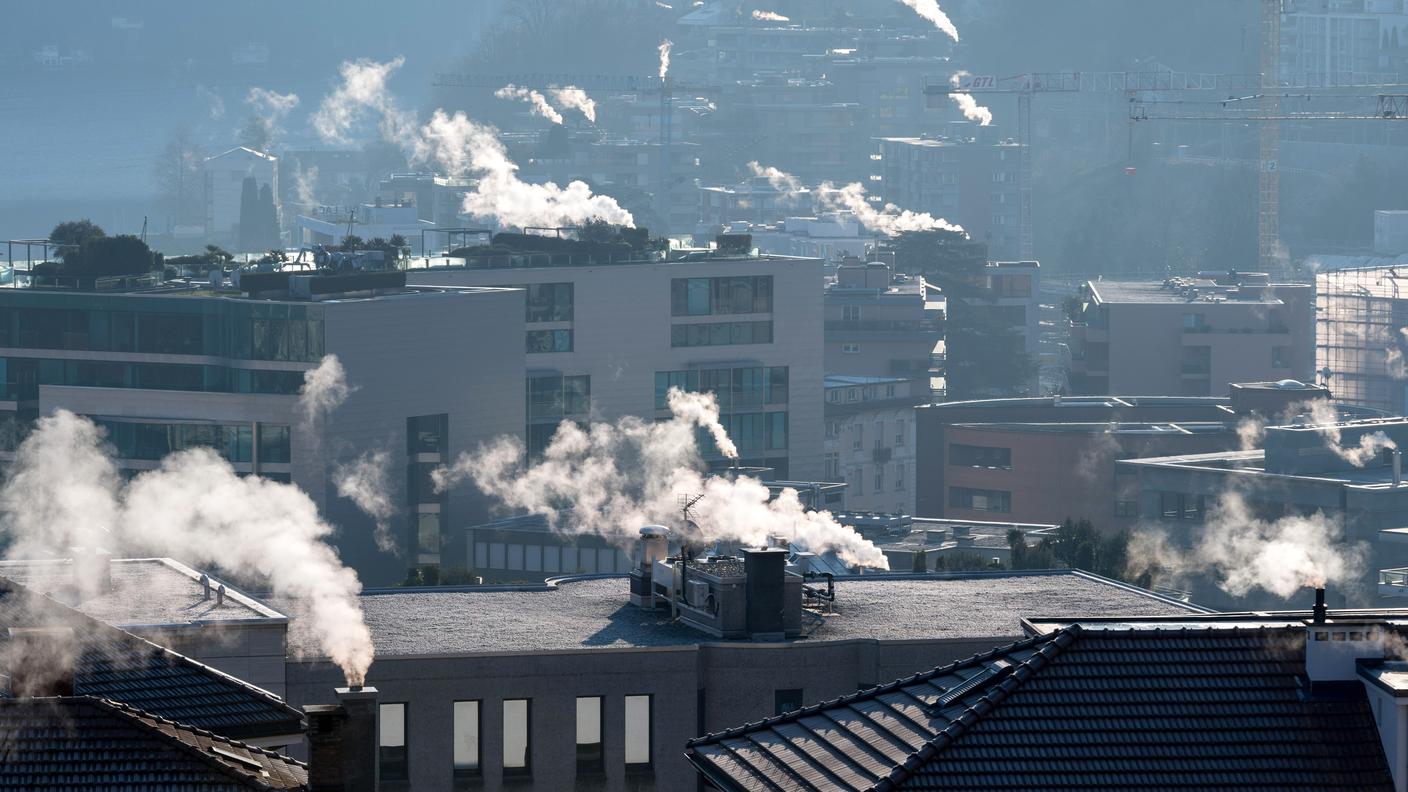 Per legge dalle 7 di mattina alle 23 l'inquilino deve poter vivere, se vuole, a 20-21 gradi, di notte il limite è di 15 gradi