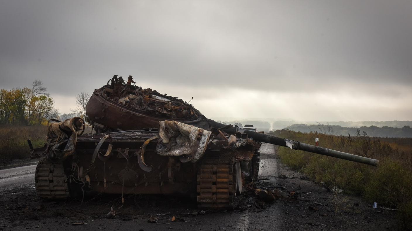 Un carroarmato russo distrutto nella regione di Kharkiv