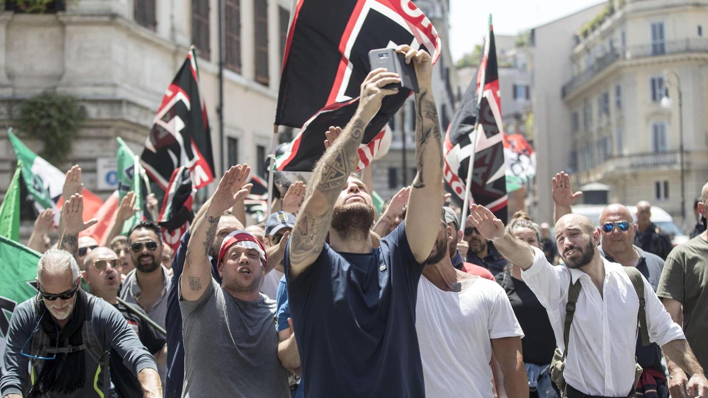 Una protesta di Forza Nuova a Roma contro lo Ius Soli