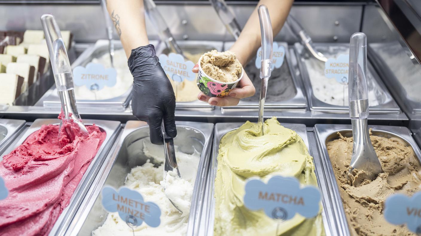 Col caldo cresce la voglia di gelato.