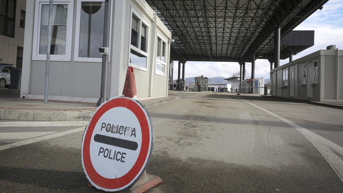 Il valico di Merdare, chiuso da Pristina