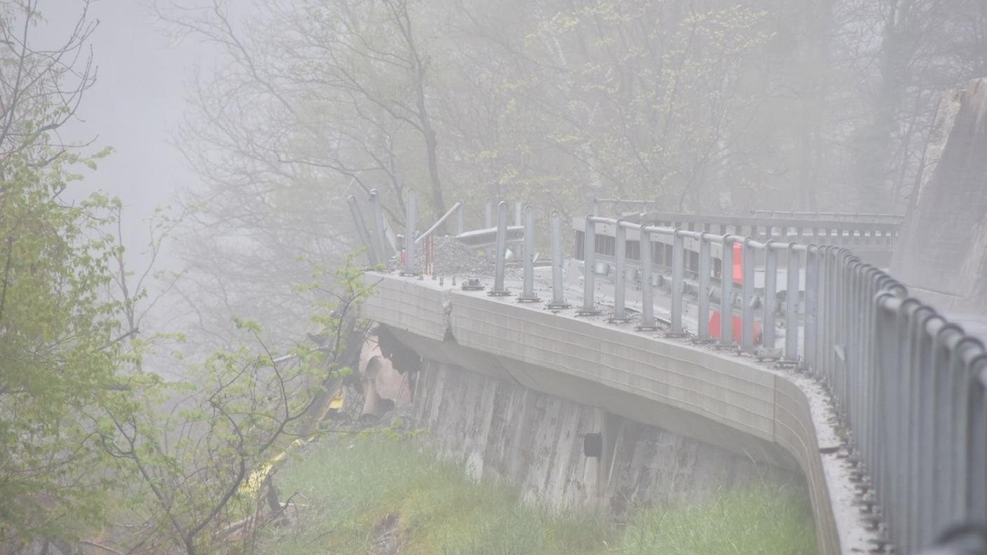 Guard rail rovinato 