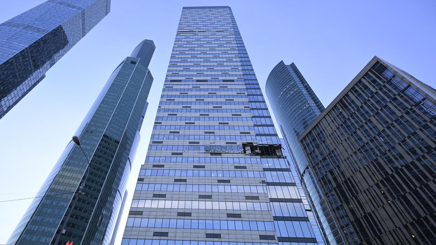 Due dei droni hanno colpito edifici in cui si trovano uffici, non ci sono vittime