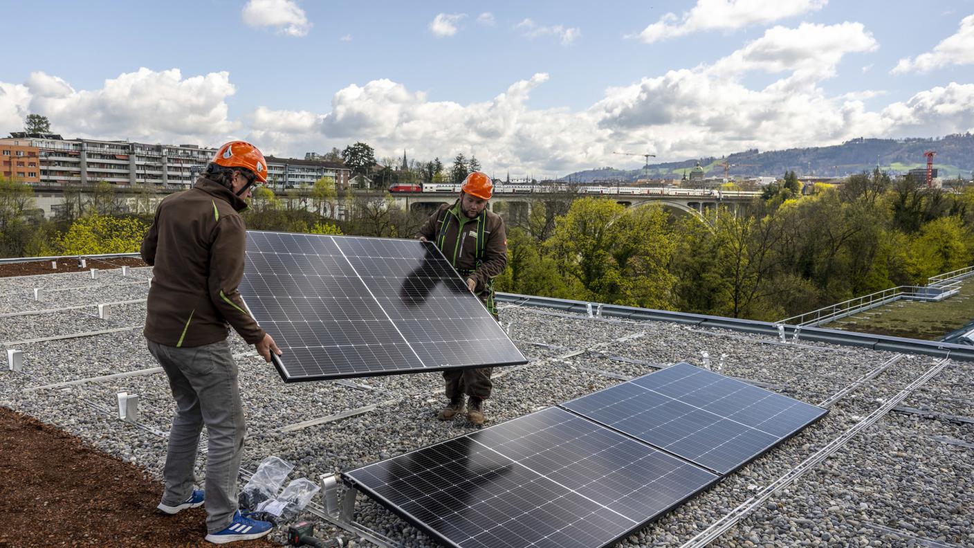 I progetti con le energie rinnovabili avanzano lentamente, dichiara l'associazione mantello AES