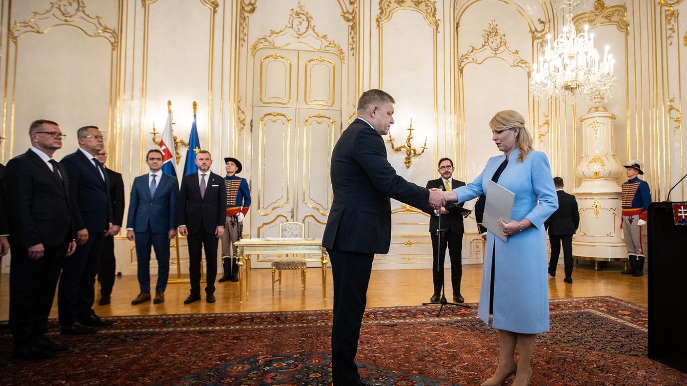 Robert Fico è stato nominato ufficialmente premier mercoledì dalla presidente Zuzana Caputova