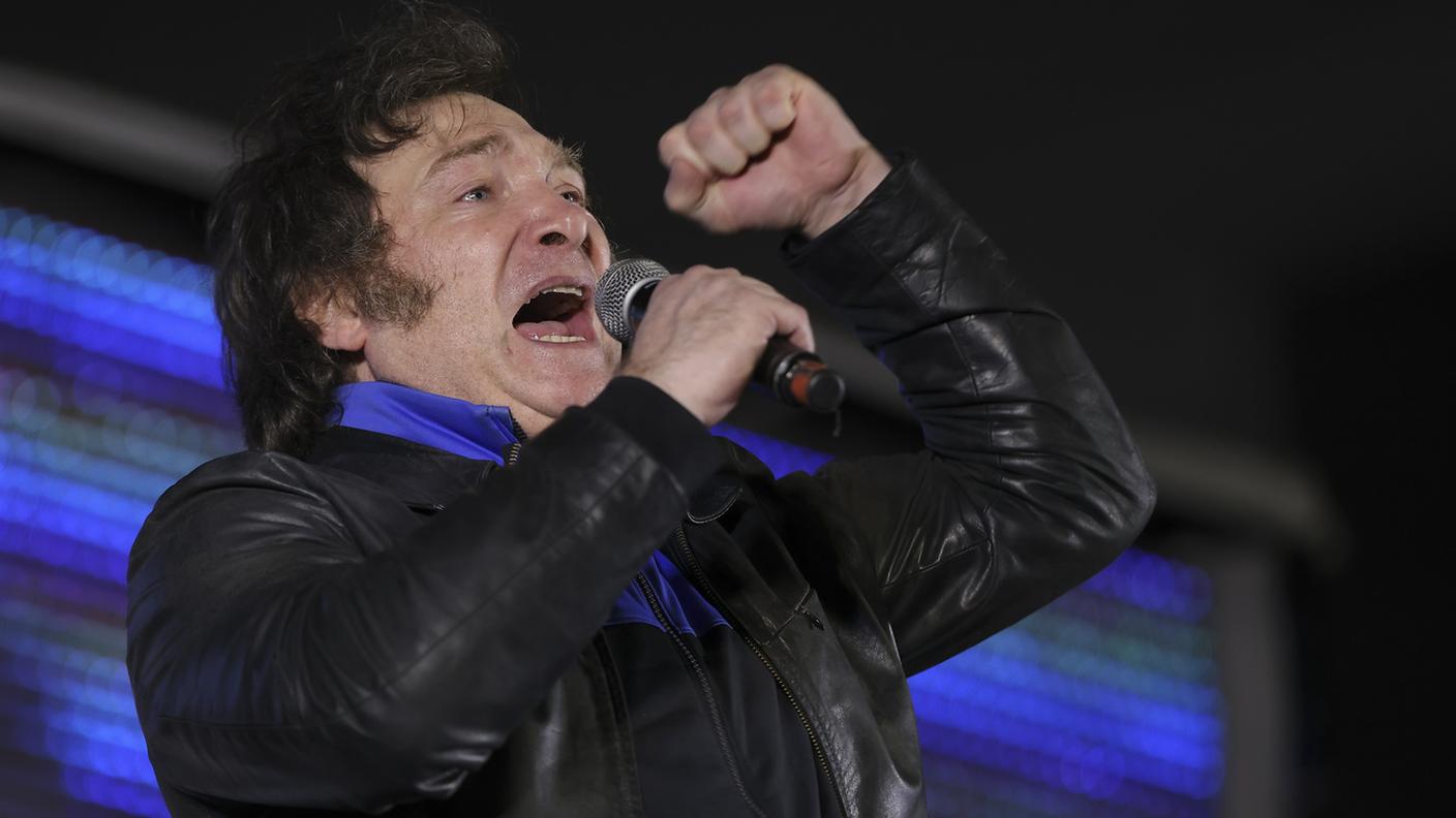 Javier Milei propone un audace piano di dollarizzazione