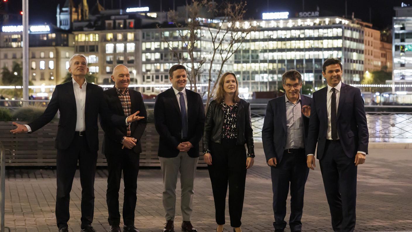 Erano i sei aspiranti a una candidatura ufficiale: da sinistra Beat Jans, Daniel Jositsch, Jon Pult, Evi Allemann, Roger Nordmann e Matthias Aebischer