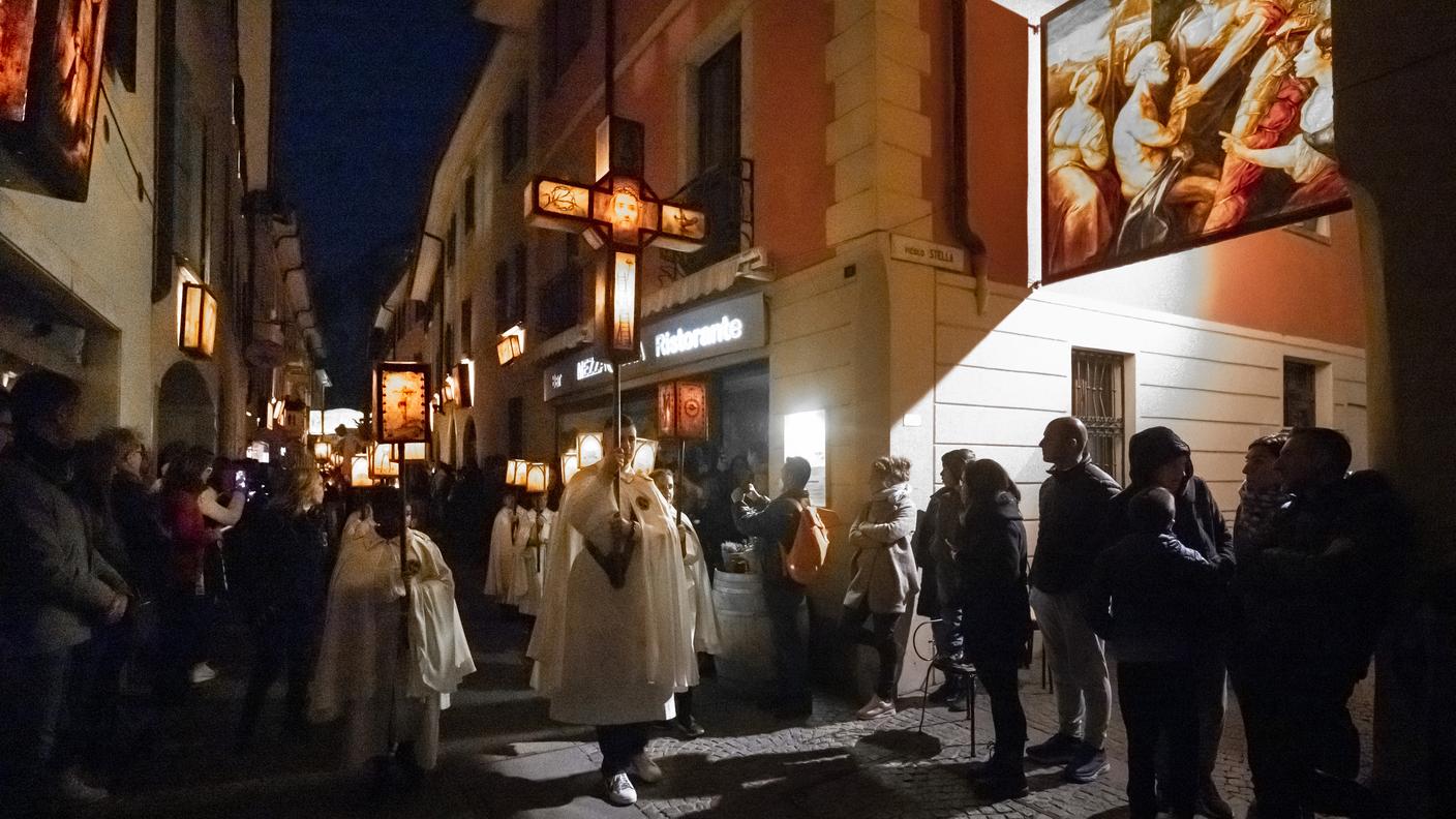 La Processione del Venerdi Santo a Mendrisio