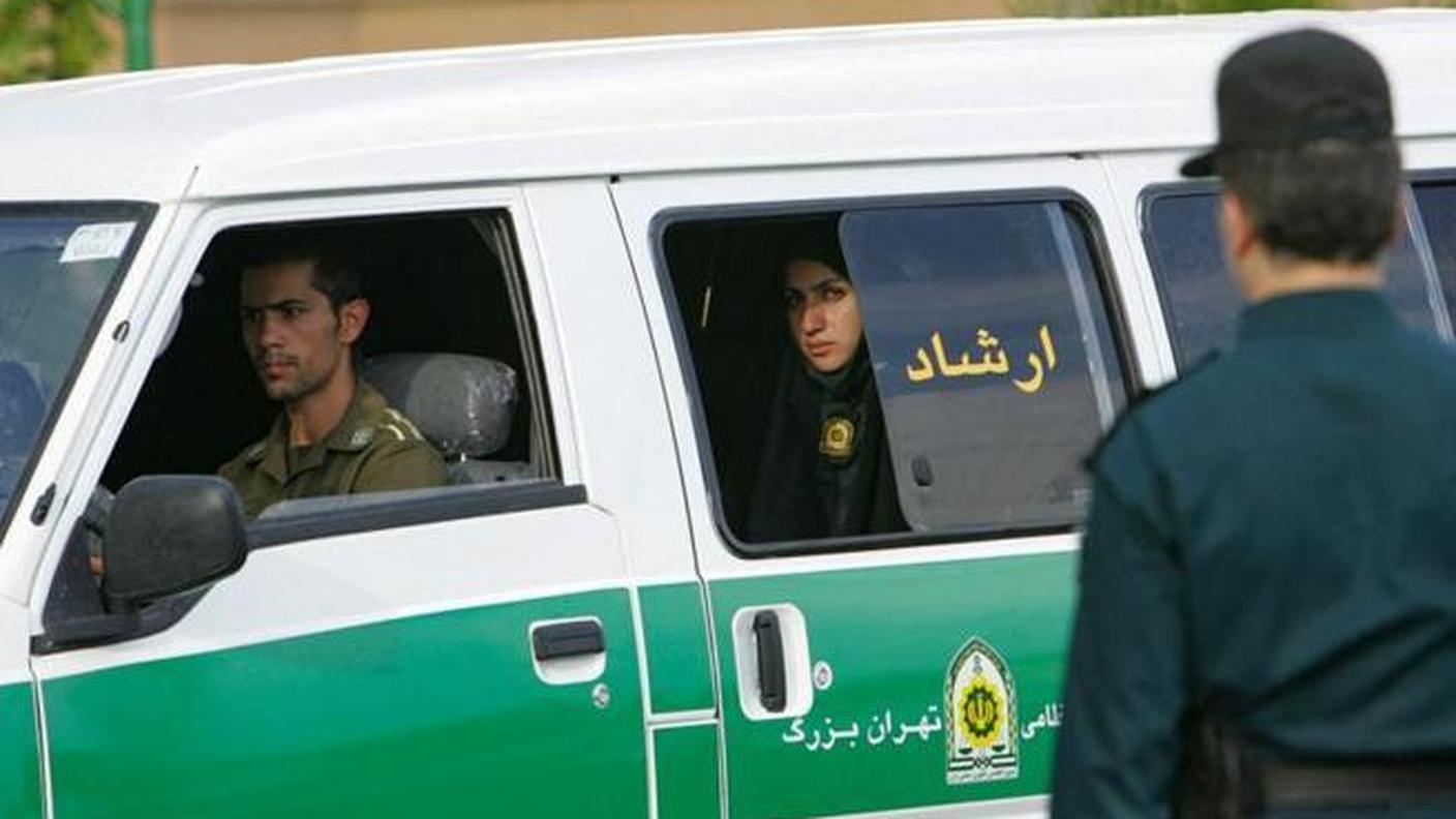 una pattuglia della polizia morale iraniana