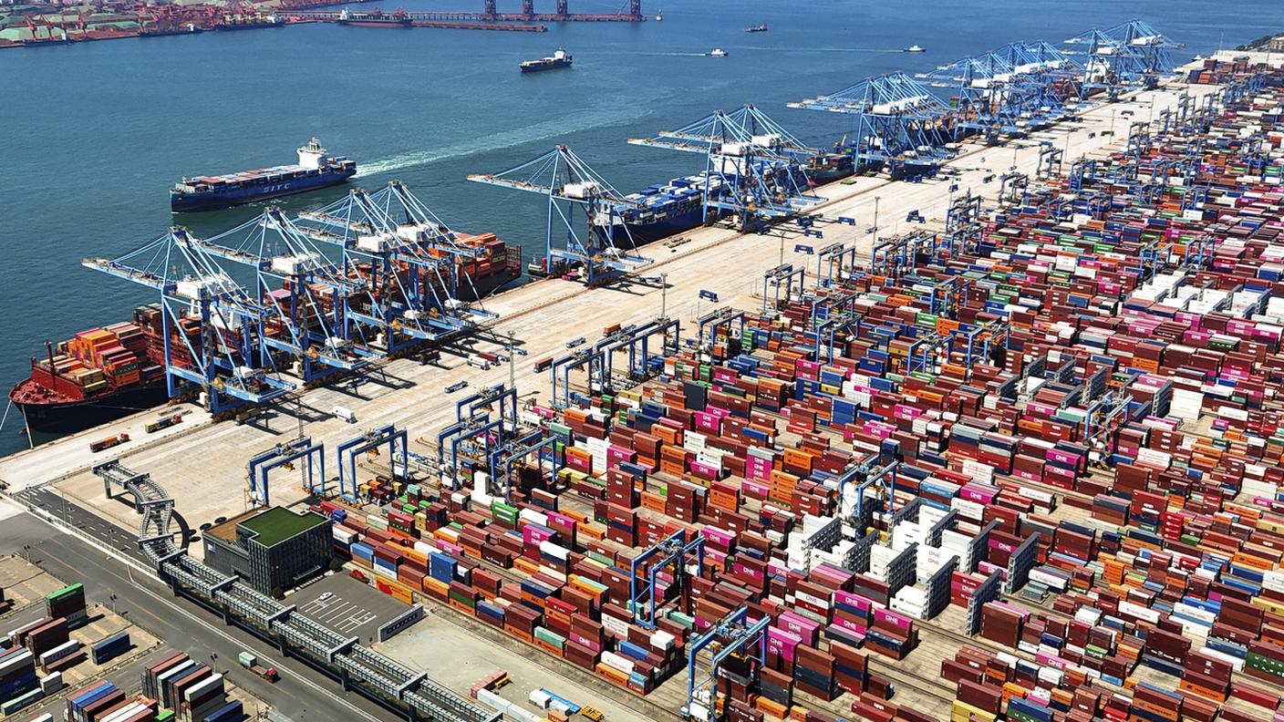 Il porto cinese di Qingdao