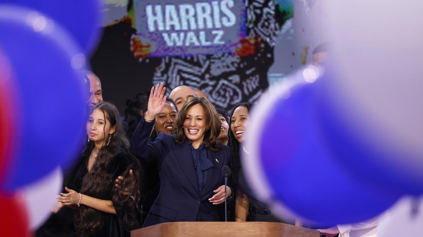 Kamala Harris alla convention di Chicago