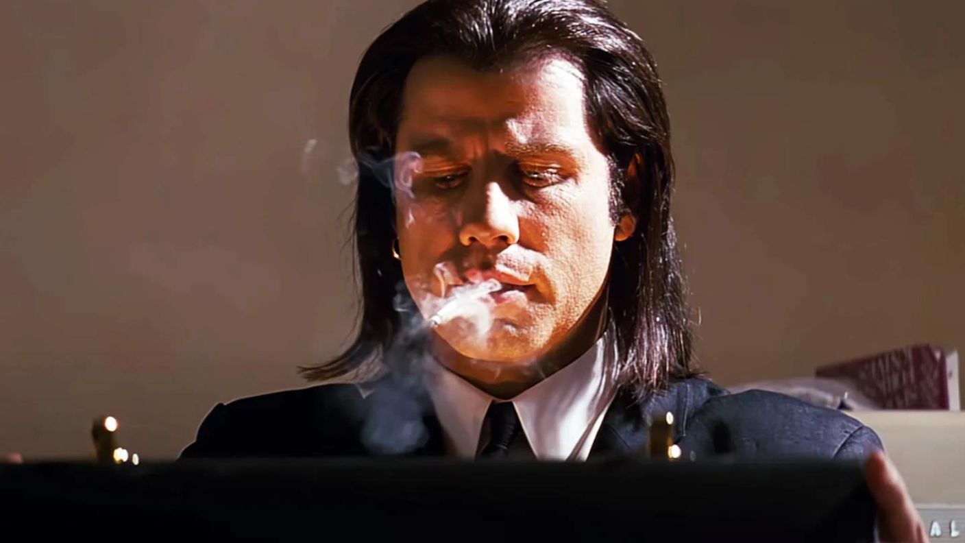 Vincent Vega (John Travolta), davanti alla misteriosa valigetta