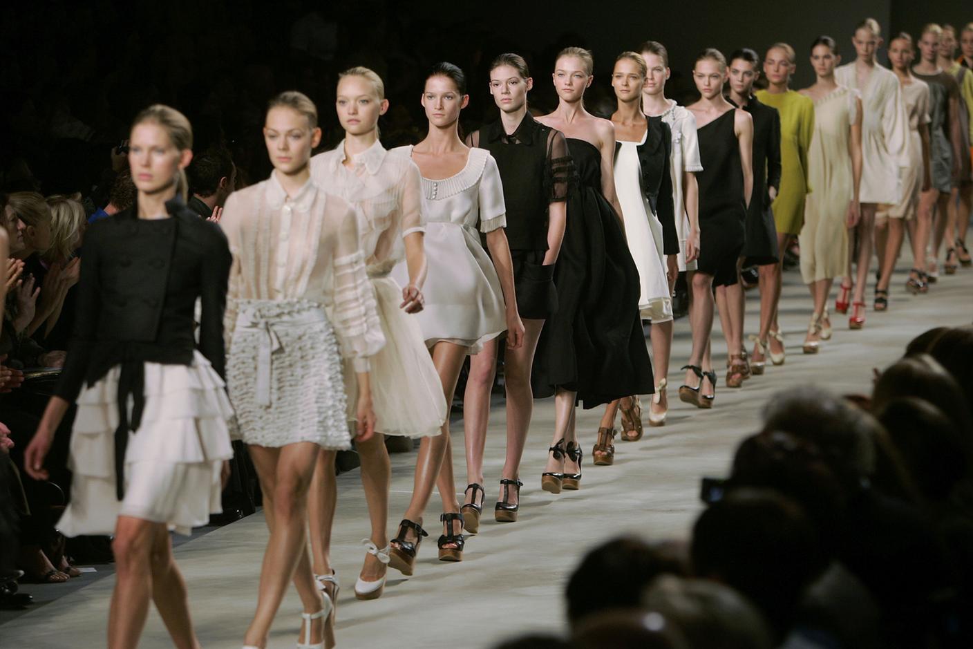 La sfilata prêt-à-porter primavera/estate 2006 di Chloe disegnata da Phoebe Philo