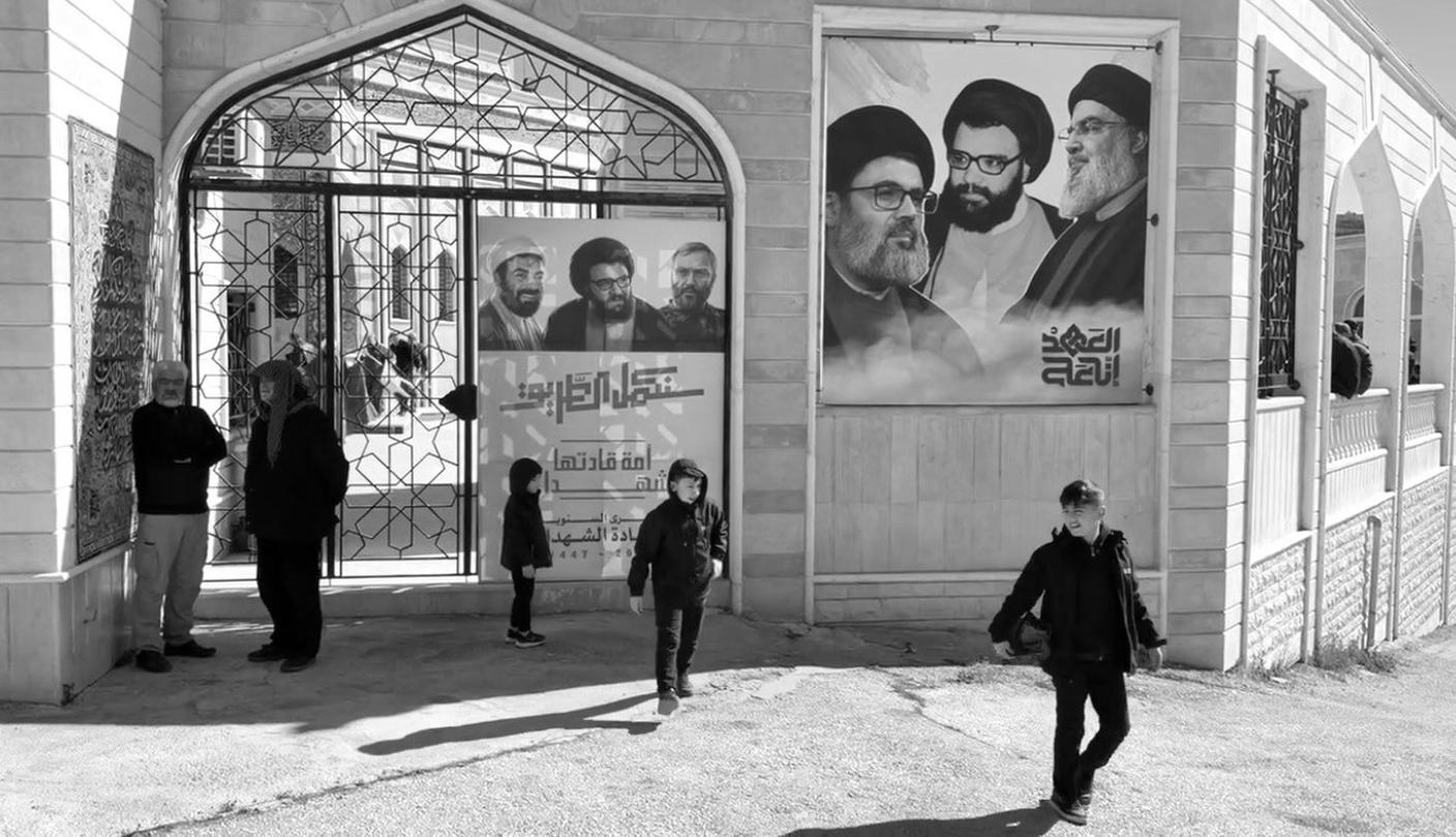 Le effigi dei leader del movimento di Hezbollah, tutti assassinati da Israele sul mausoleo dedicato al fondatore del movimento a Nabi Sheet